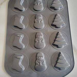 Holiday Themed Nonstick Baking Pan - Stockings, Snowmen & Trees